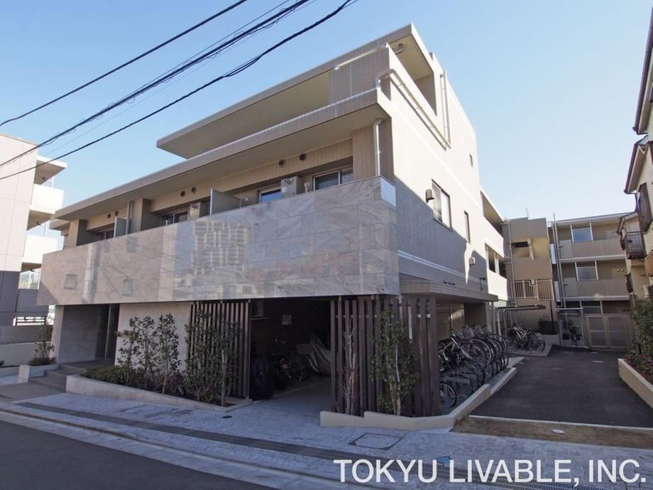 1LDK+S apartment in Shinagawa Ward, Tokyo - Photo 1