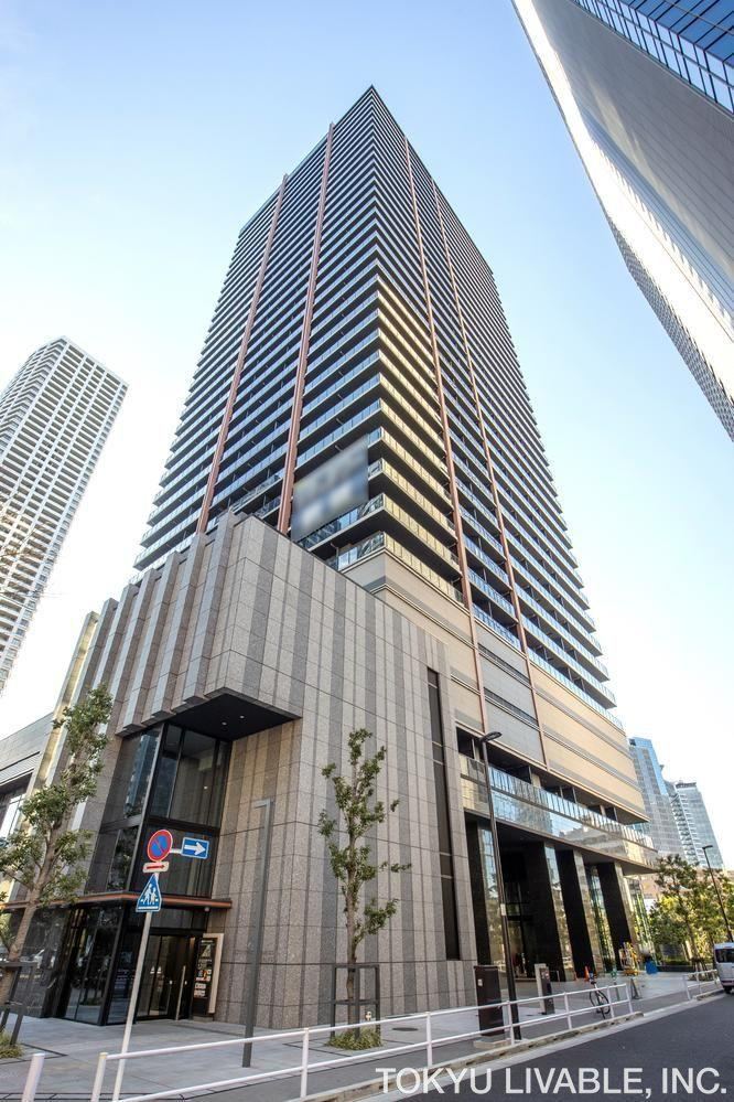 2LDK apartment in Shinjuku Ward, Tokyo - Photo 1