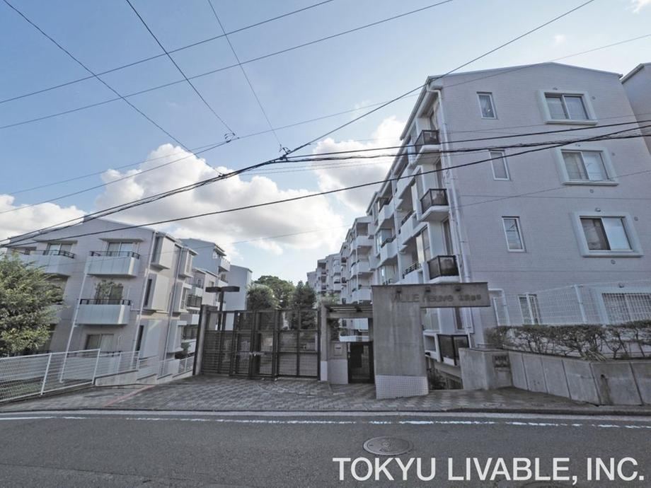 3LDK apartment in Naka Ward, Yokohama, Kanagawa - Photo 1