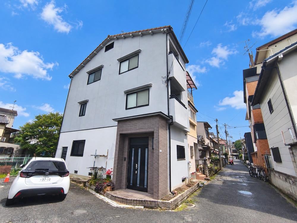 5DK house in Neyagawa, Osaka - Photo 1