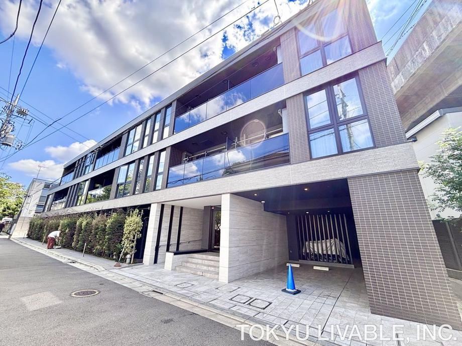 2LDK apartment in Suginami Ward, Tokyo - Photo 1