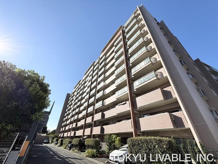 3LDK apartment in Fuchu, Tokyo - Photo 1