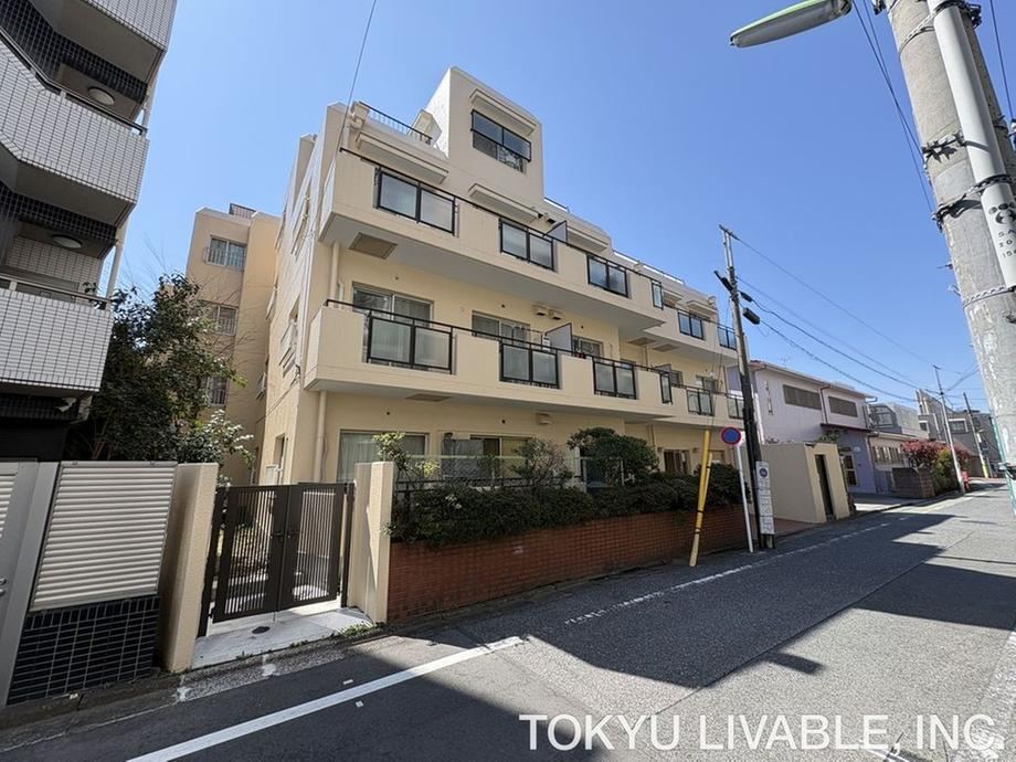 1LDK apartment in Setagaya Ward, Tokyo - Photo 1