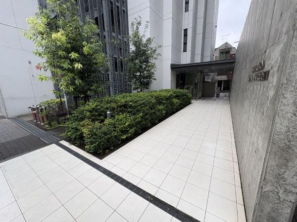 2LDK apartment in Shinagawa Ward, Tokyo - Photo 1