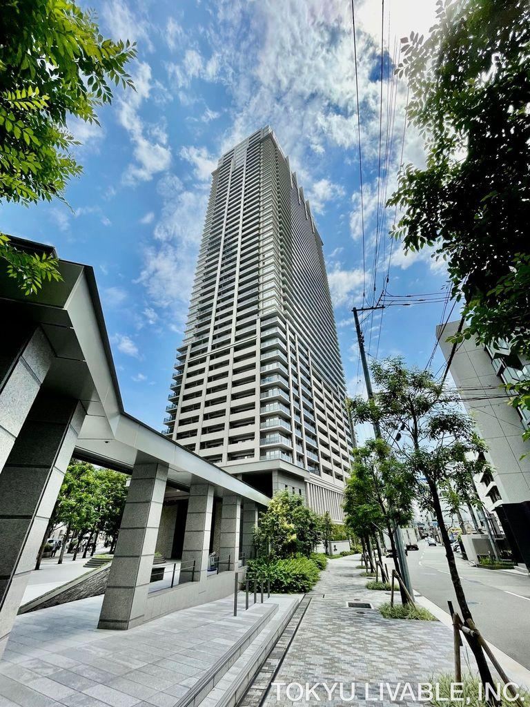 2LDK apartment in Kita Ward, Osaka - Photo 1