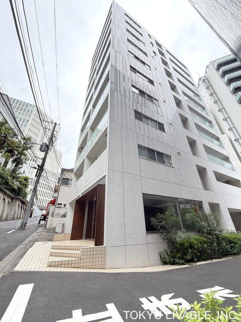 2LDK apartment in Chiyoda Ward, Tokyo - Photo 1