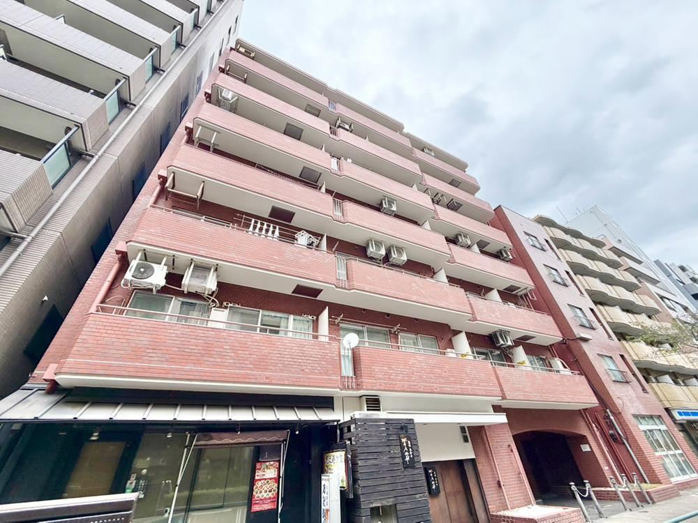 studio apartment in Shibuya Ward, Tokyo - Photo 1