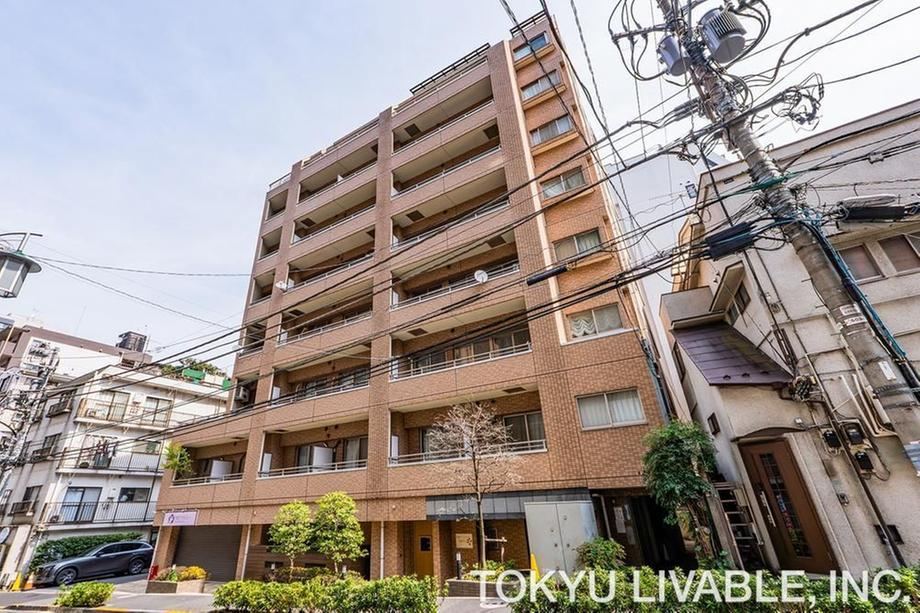 2LDK apartment in Shibuya Ward, Tokyo - Photo 1