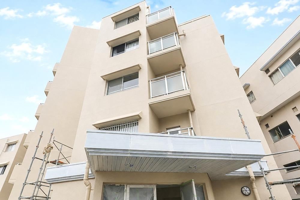 3LDK apartment in Itami, Hyogo - Photo 1