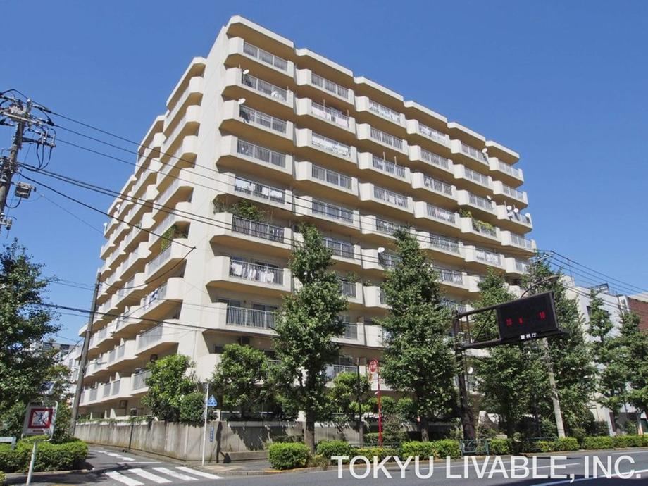 3LDK apartment in Shinagawa Ward, Tokyo - Photo 1