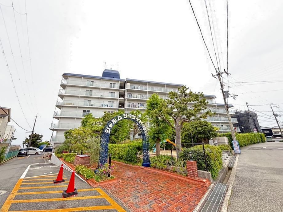 2LDK apartment in Akashi, Hyogo - Photo 1