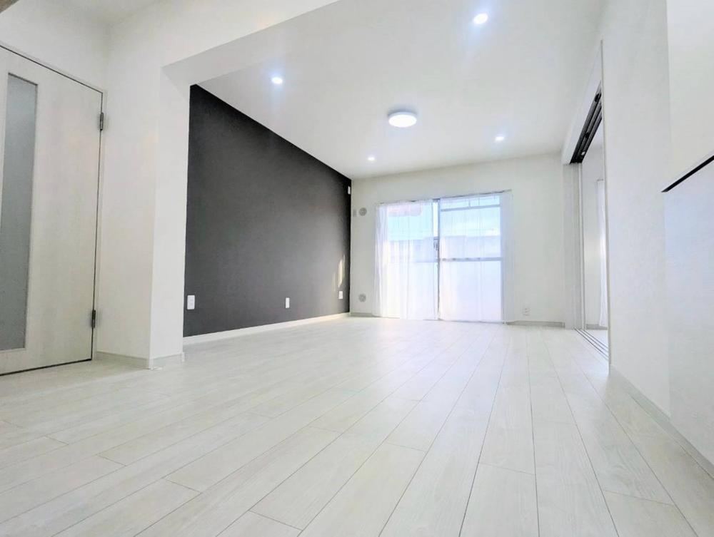 3LDK apartment in Mihama Ward, Chiba - Photo 1