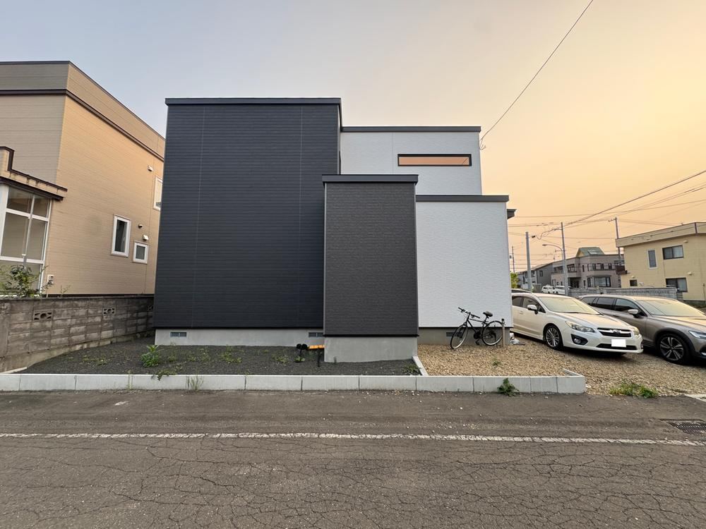 4LDK house in Ebetsu, Hokkaido - Photo 1