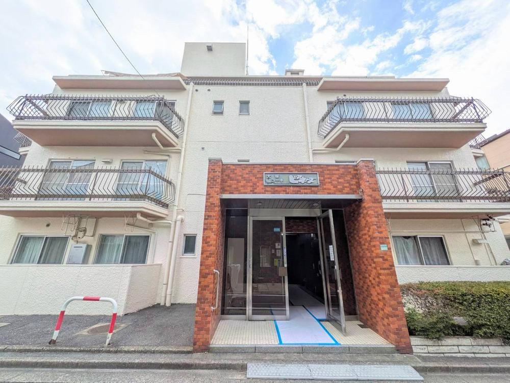 2DK apartment in Toshima Ward, Tokyo - Photo 1
