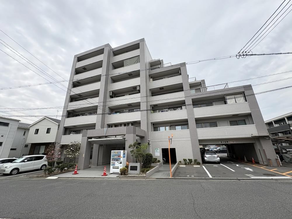3LDK apartment in Asakita Ward, Hiroshima - Photo 1