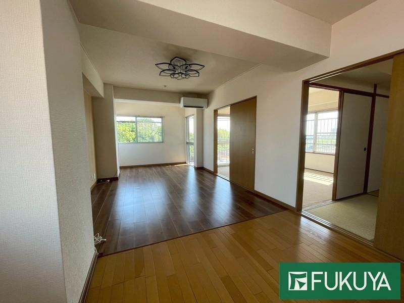 3LDK apartment in Hirakata, Osaka - Photo 1