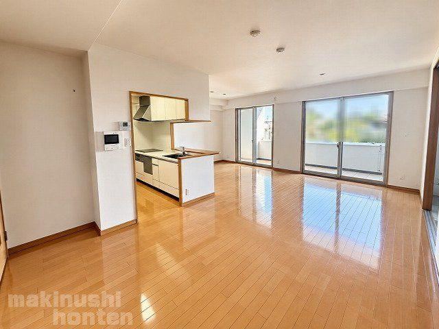 3LDK apartment in Osakasayama, Osaka - Photo 1