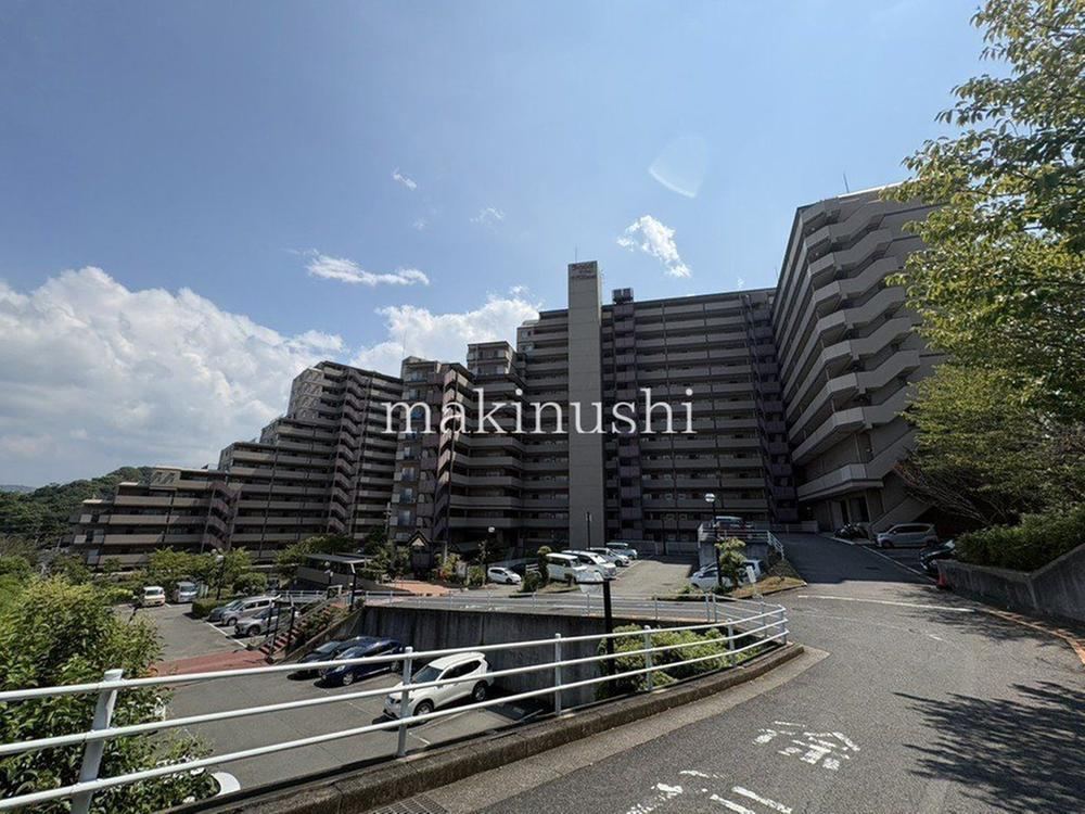 2LDK apartment in Kawachinagano, Osaka - Photo 1