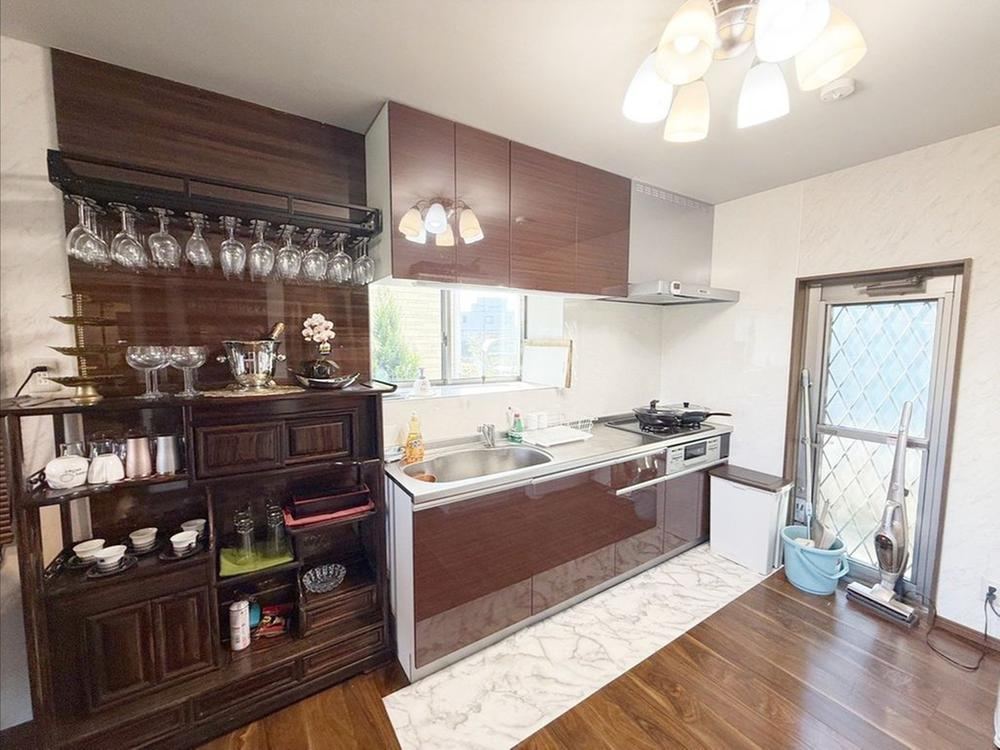 5LDK house in Yachimata, Chiba - Photo 1
