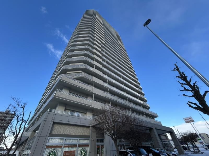 3LDK apartment in Chuo Ward, Sapporo, Hokkaido - Photo 1
