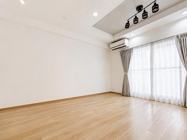3LDK apartment in Nishi Ward, Osaka - Photo 1
