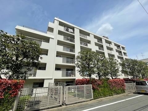 3LDK apartment in Setagaya Ward, Tokyo - Photo 1