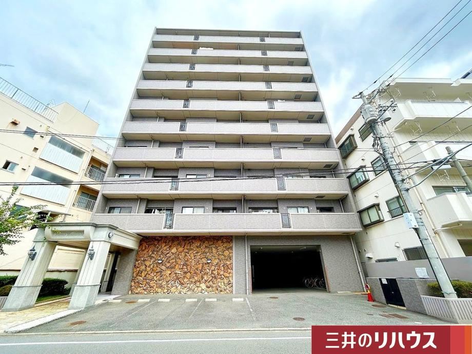 4LDK apartment in Minami Ward, Hiroshima - Photo 1