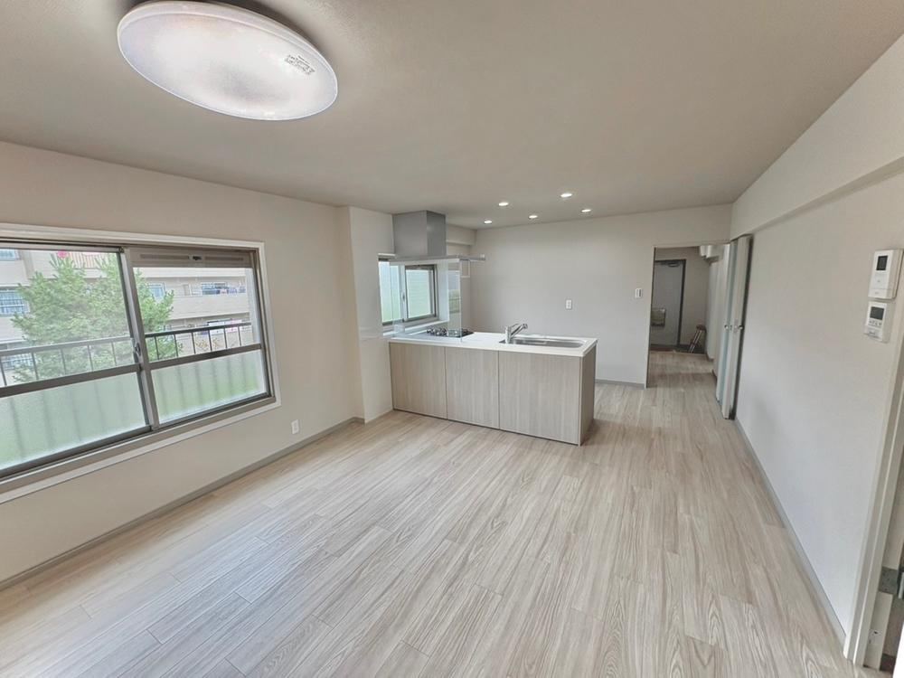 3LDK apartment in Tondabayashi, Osaka - Photo 1