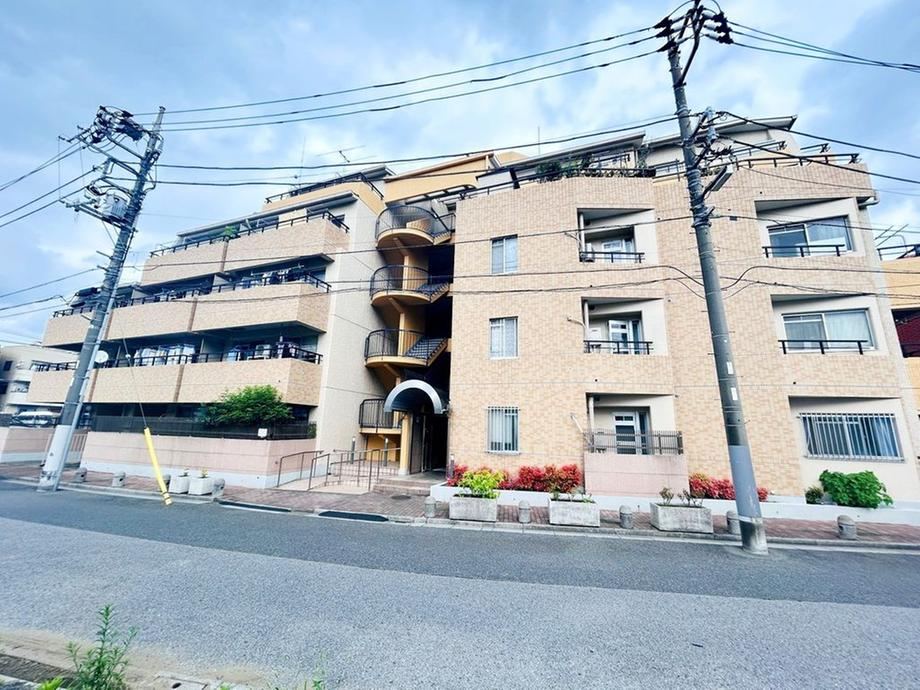 2DK apartment in Adachi Ward, Tokyo - Photo 1