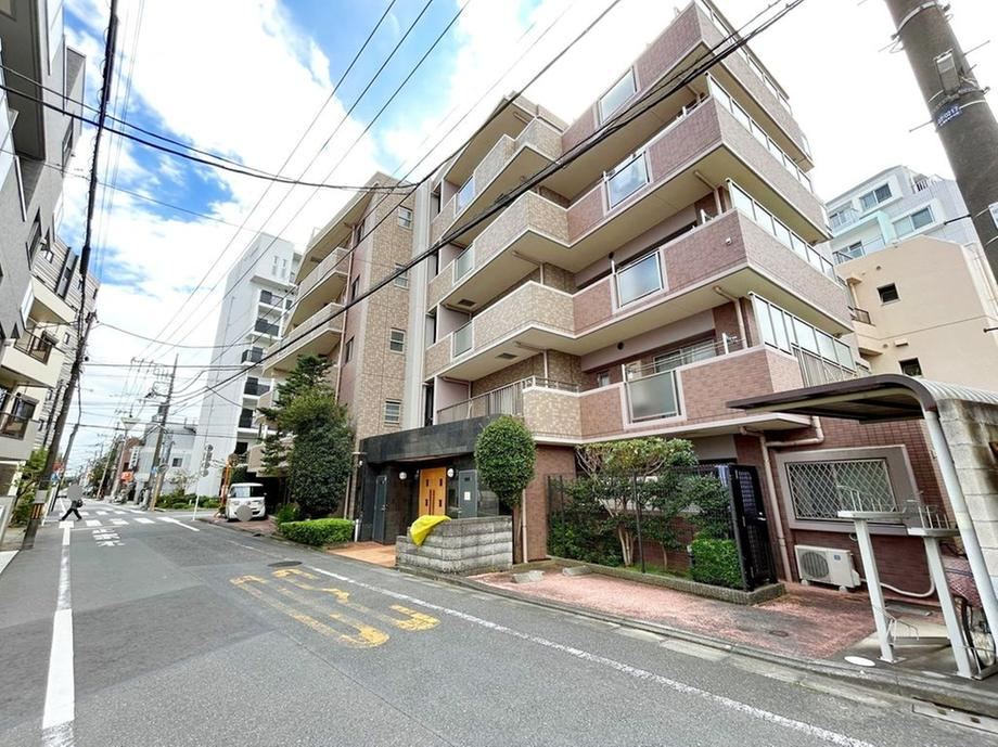 3LDK apartment in Higashimurayama, Tokyo - Photo 1