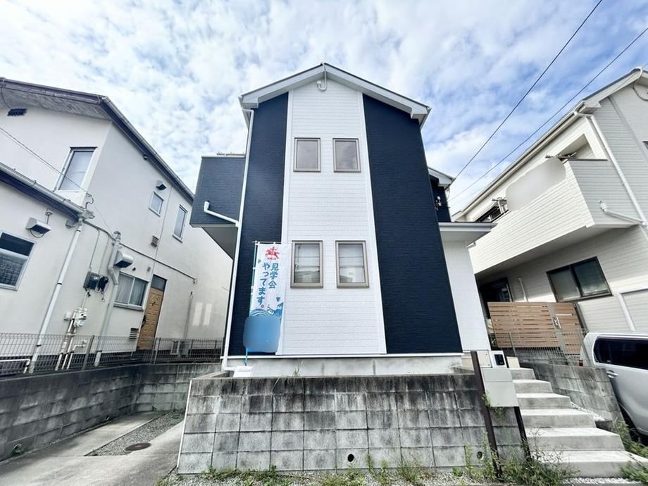 4LDK house in Fujisawa, Kanagawa - Photo 1