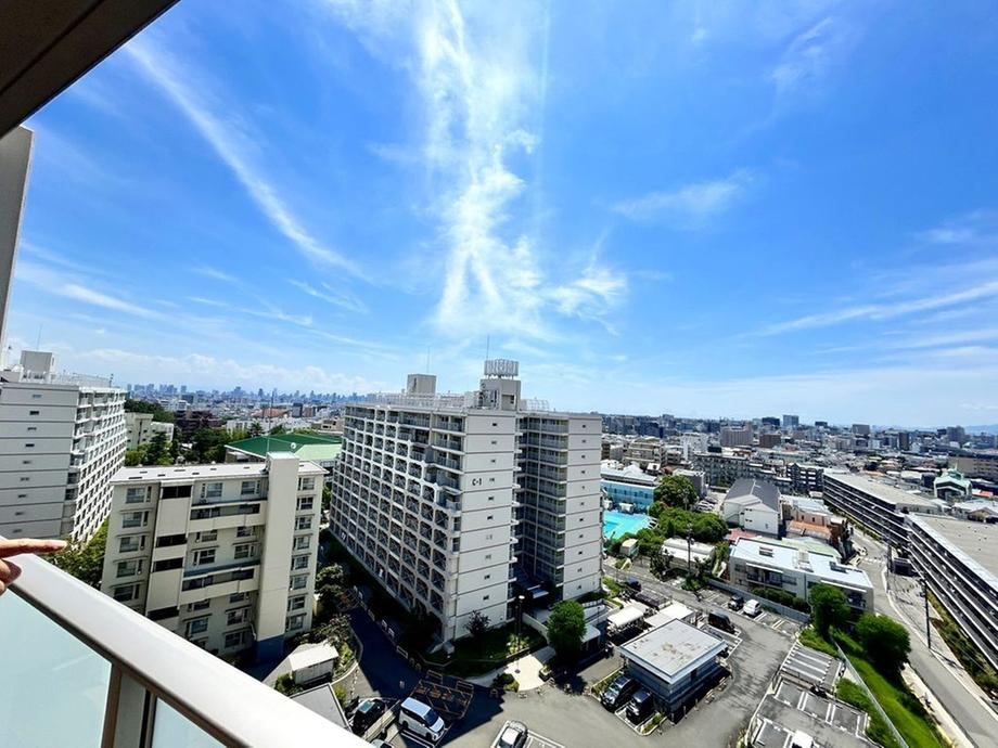 3LDK apartment in Suita, Osaka - Photo 1