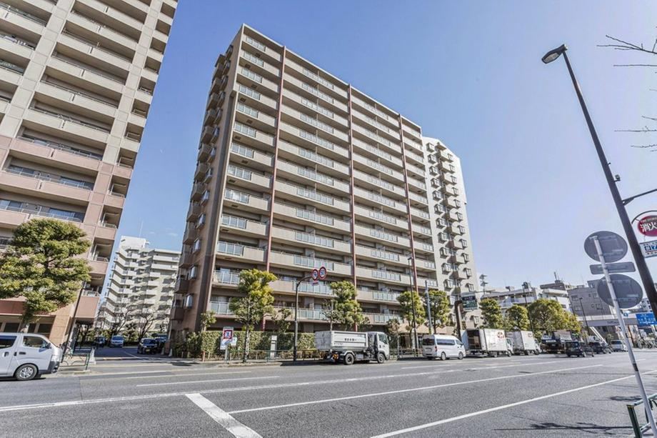 2LDK+S apartment in Koto Ward, Tokyo - Photo 1
