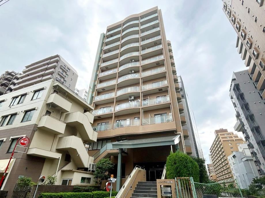 1LDK apartment in Shibuya Ward, Tokyo - Photo 1
