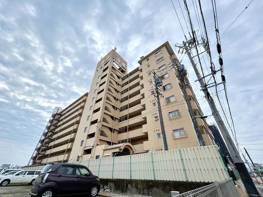 3LDK apartment in Minato Ward, Nagoya, Aichi - Photo 1