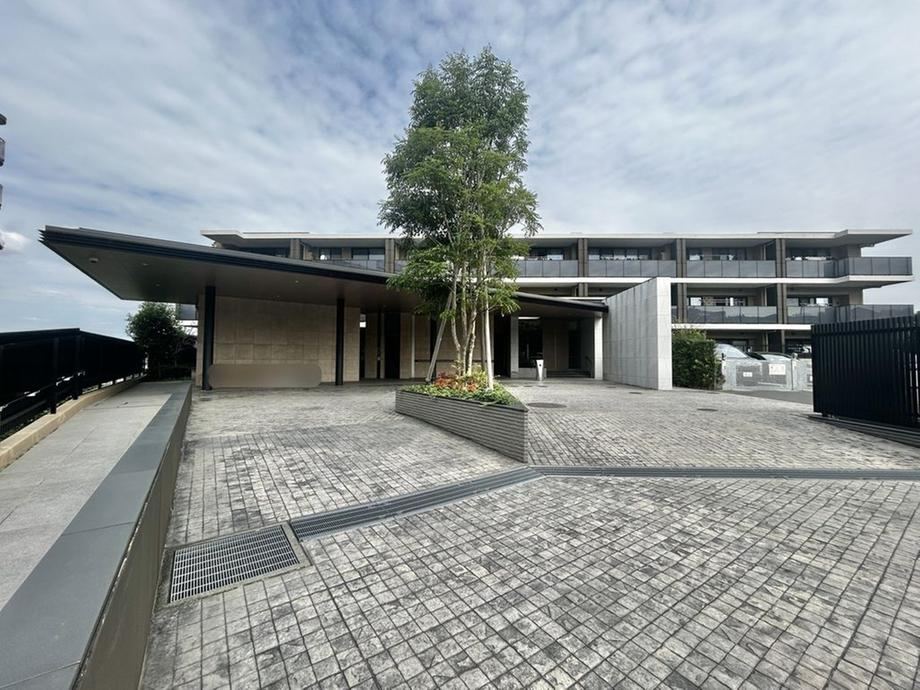 3LDK apartment in Minami Ward, Yokohama, Kanagawa - Photo 1