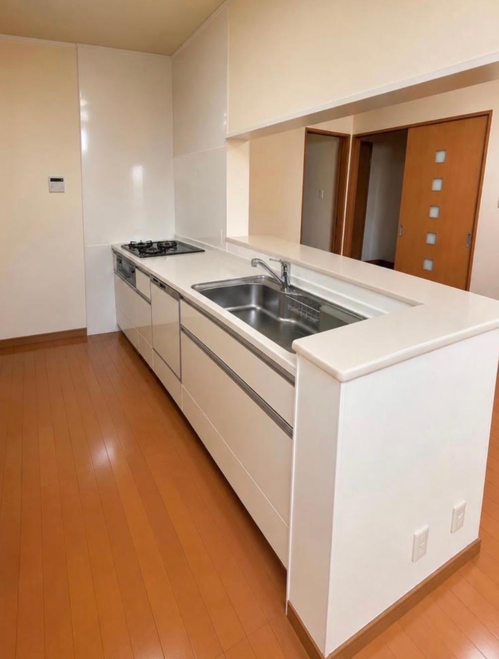4LDK house in Joto Ward, Osaka - Photo 1