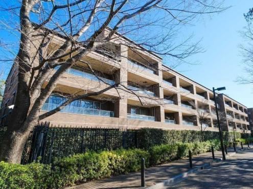 2LDK+S apartment in Suginami Ward, Tokyo - Photo 1