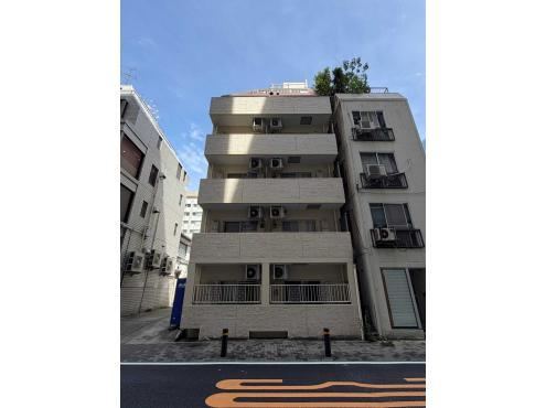 1LDK apartment in Minato Ward, Tokyo - Photo 1