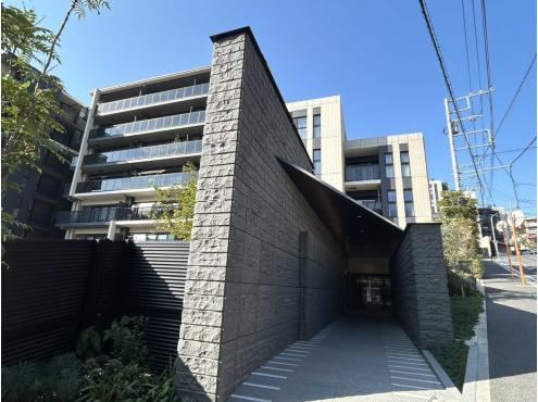 3LDK apartment in Naka Ward, Yokohama, Kanagawa - Photo 1