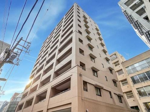 3LDK apartment in Chiyoda Ward, Tokyo - Photo 1