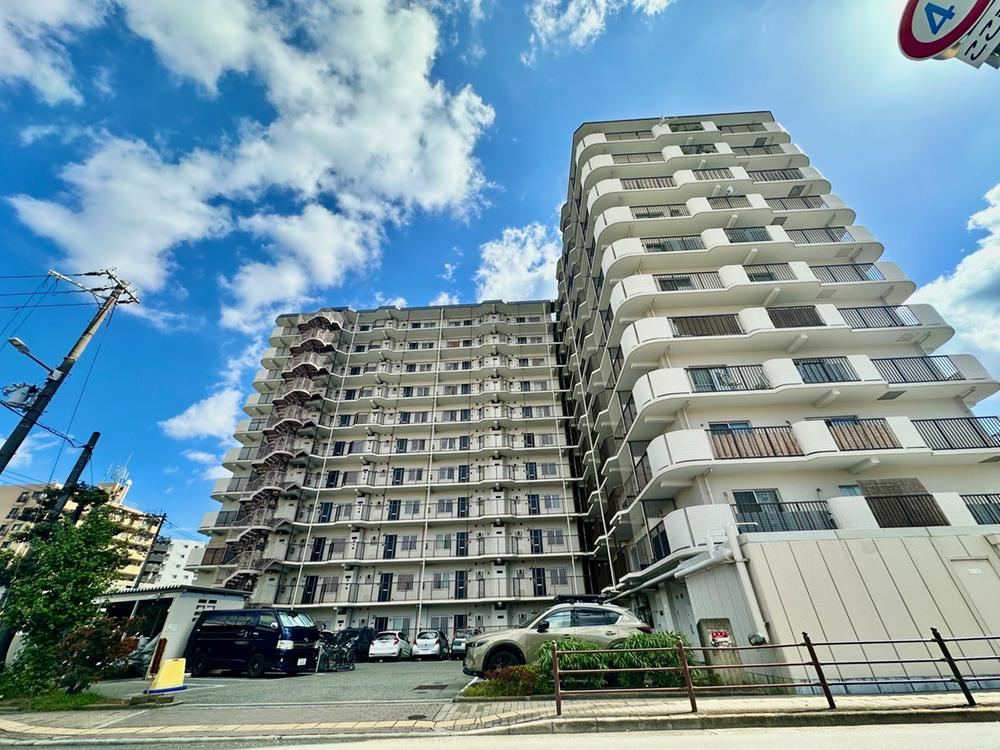 3DK apartment in Nishiyodogawa Ward, Osaka - Photo 1