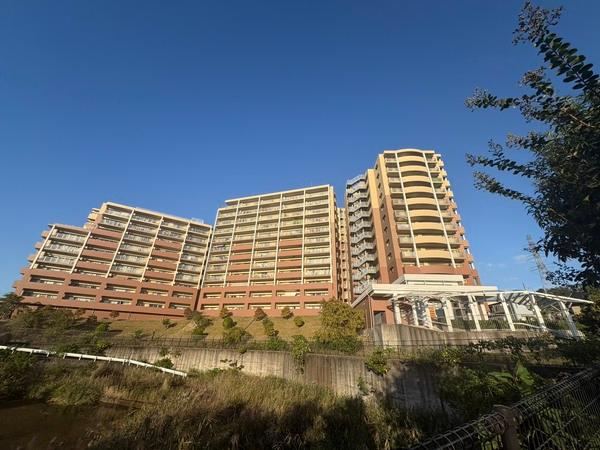 3LDK apartment in Hirakata, Osaka - Photo 1