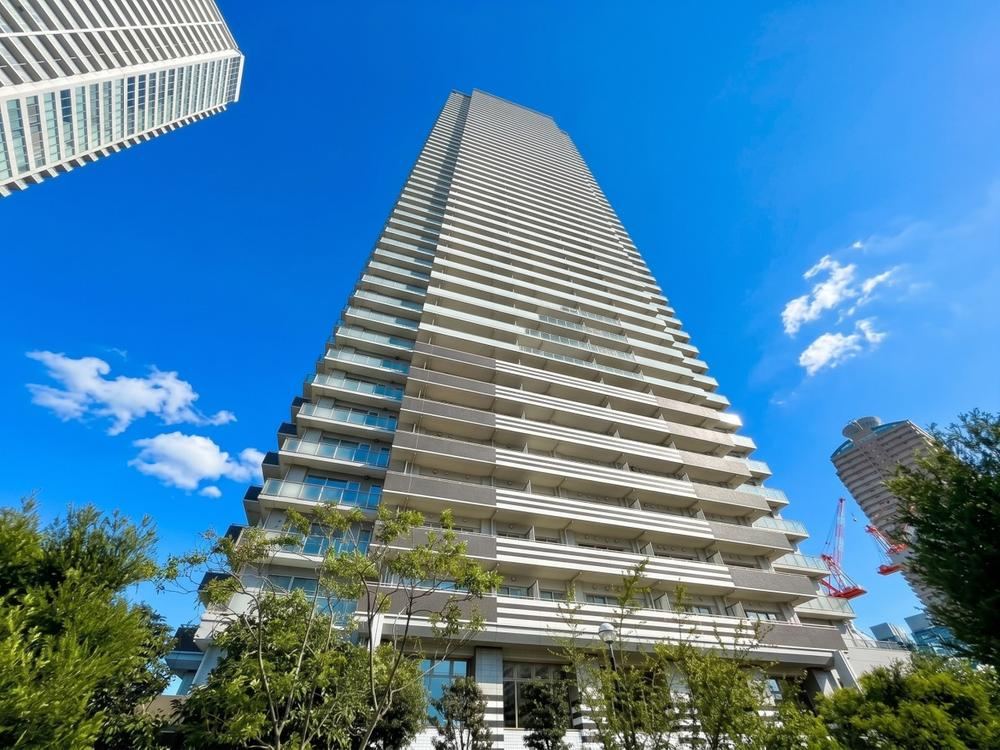 2LDK+S apartment in Koto Ward, Tokyo - Photo 1