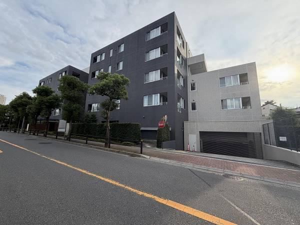 3LDK apartment in Ichikawa, Chiba - Photo 1
