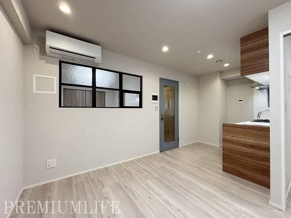 2LDK apartment in Shinjuku Ward, Tokyo - Photo 1