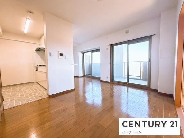 4LDK apartment in Otsu, Shiga - Photo 1