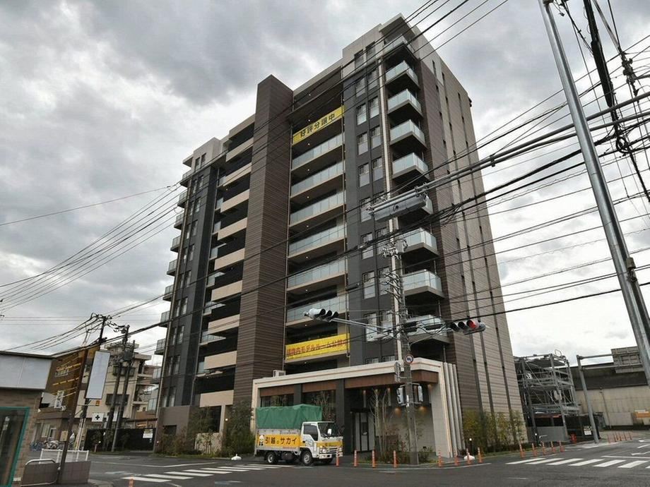 1LDK apartment in Matsuyama, Ehime - Photo 1