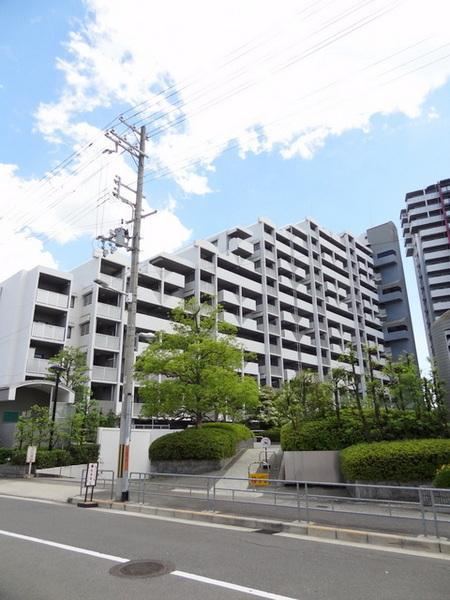 3LDK apartment in Minato Ward, Osaka - Photo 1