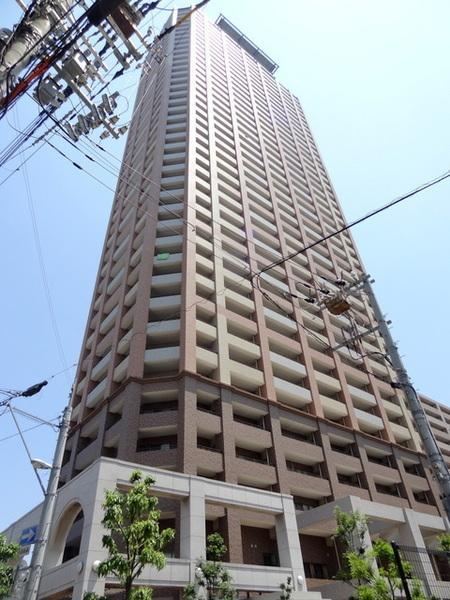 2LDK apartment in Minato Ward, Osaka - Photo 1